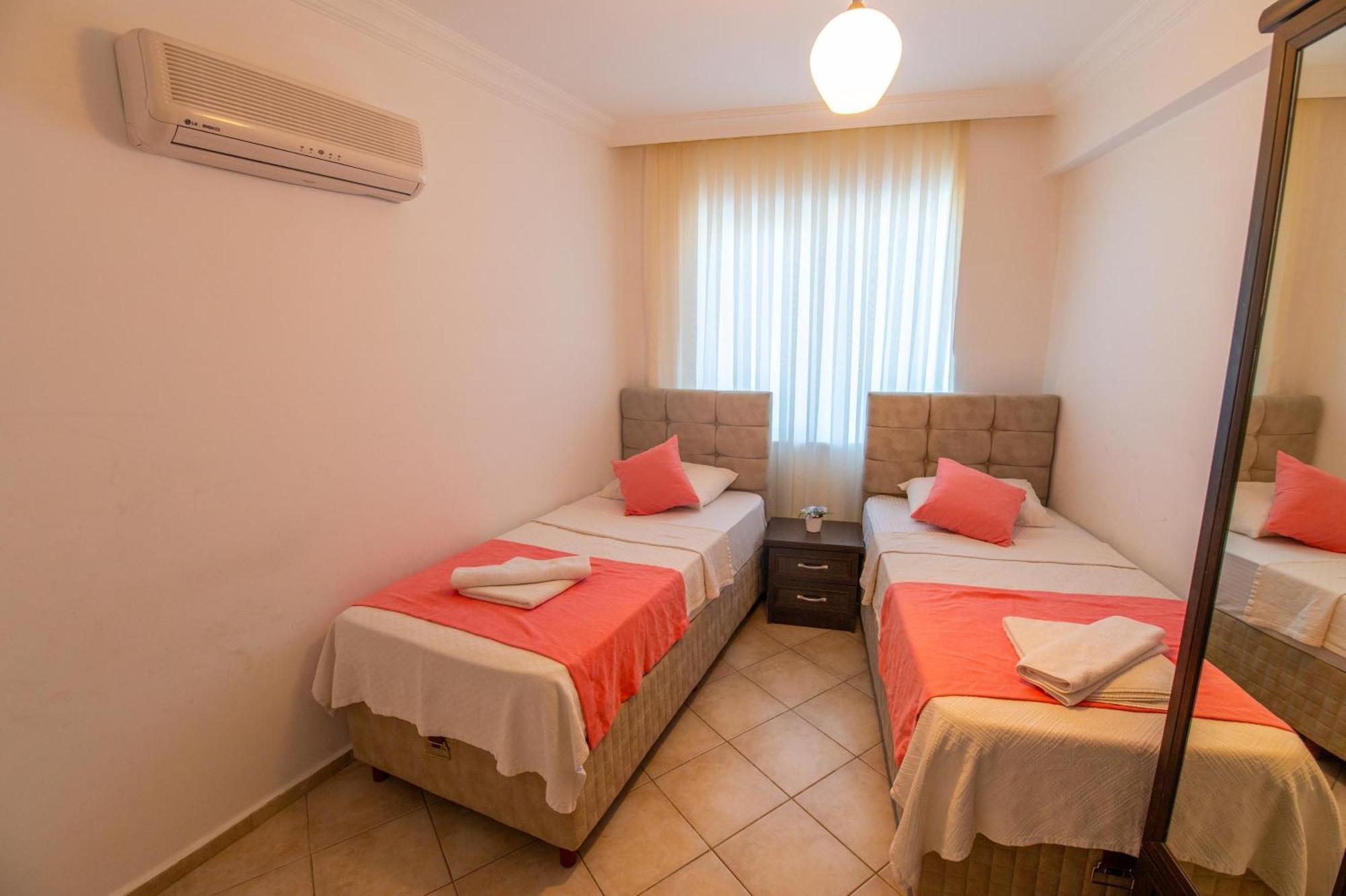 Sunset Beach Villas And Apartments Fethiye Bagian luar foto