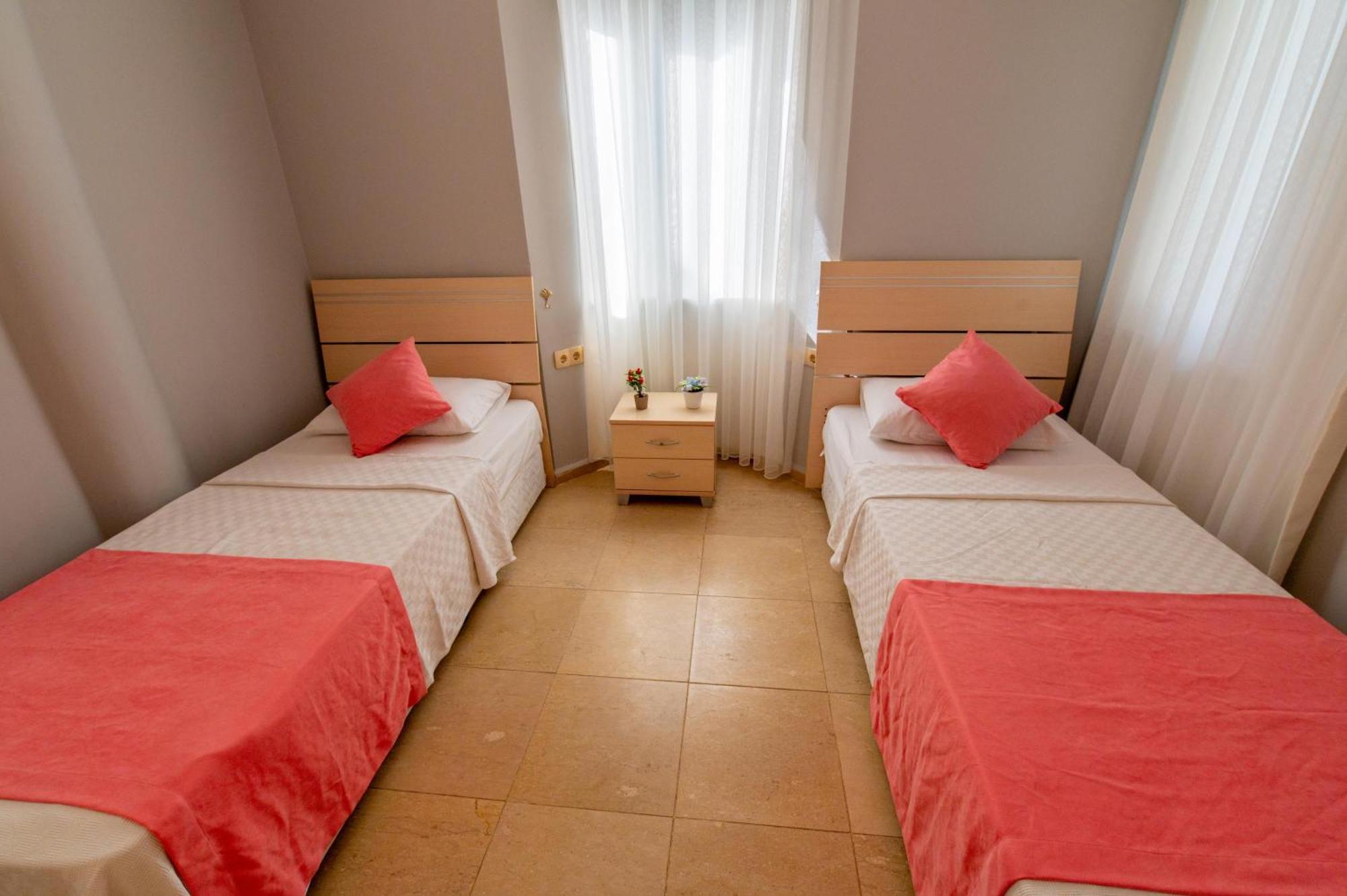 Sunset Beach Villas And Apartments Fethiye Bagian luar foto
