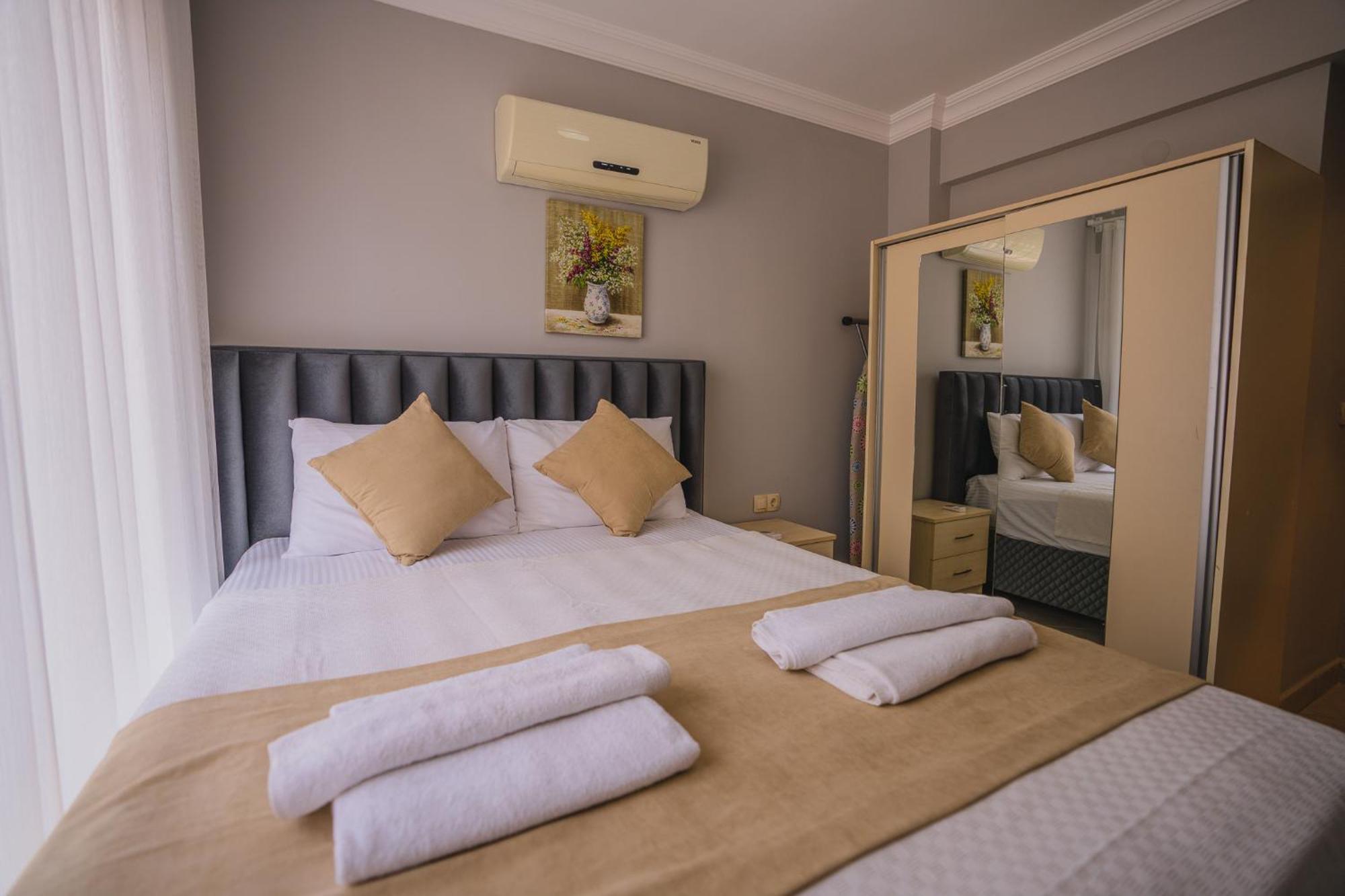 Sunset Beach Villas And Apartments Fethiye Bagian luar foto