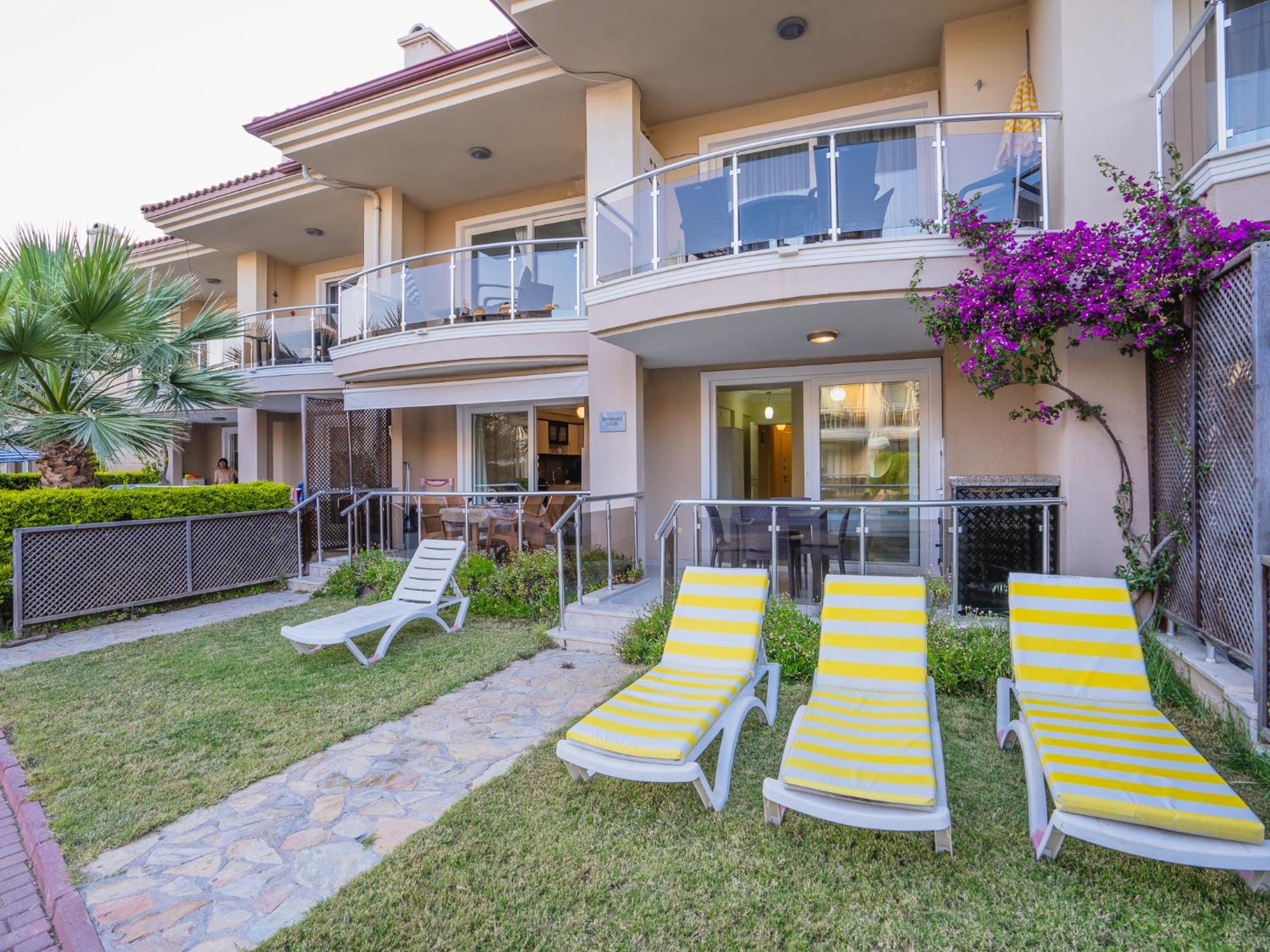Sunset Beach Villas And Apartments Fethiye Bagian luar foto
