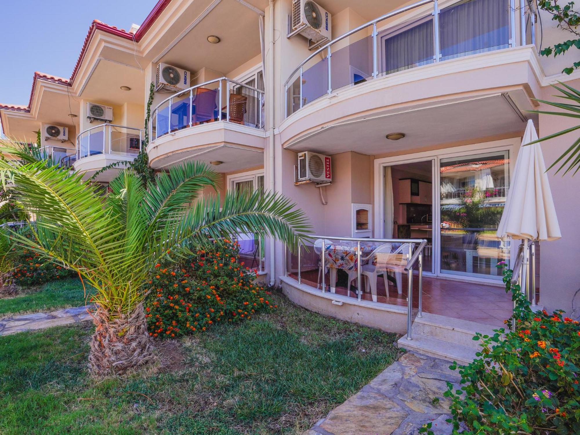 Sunset Beach Villas And Apartments Fethiye Bagian luar foto