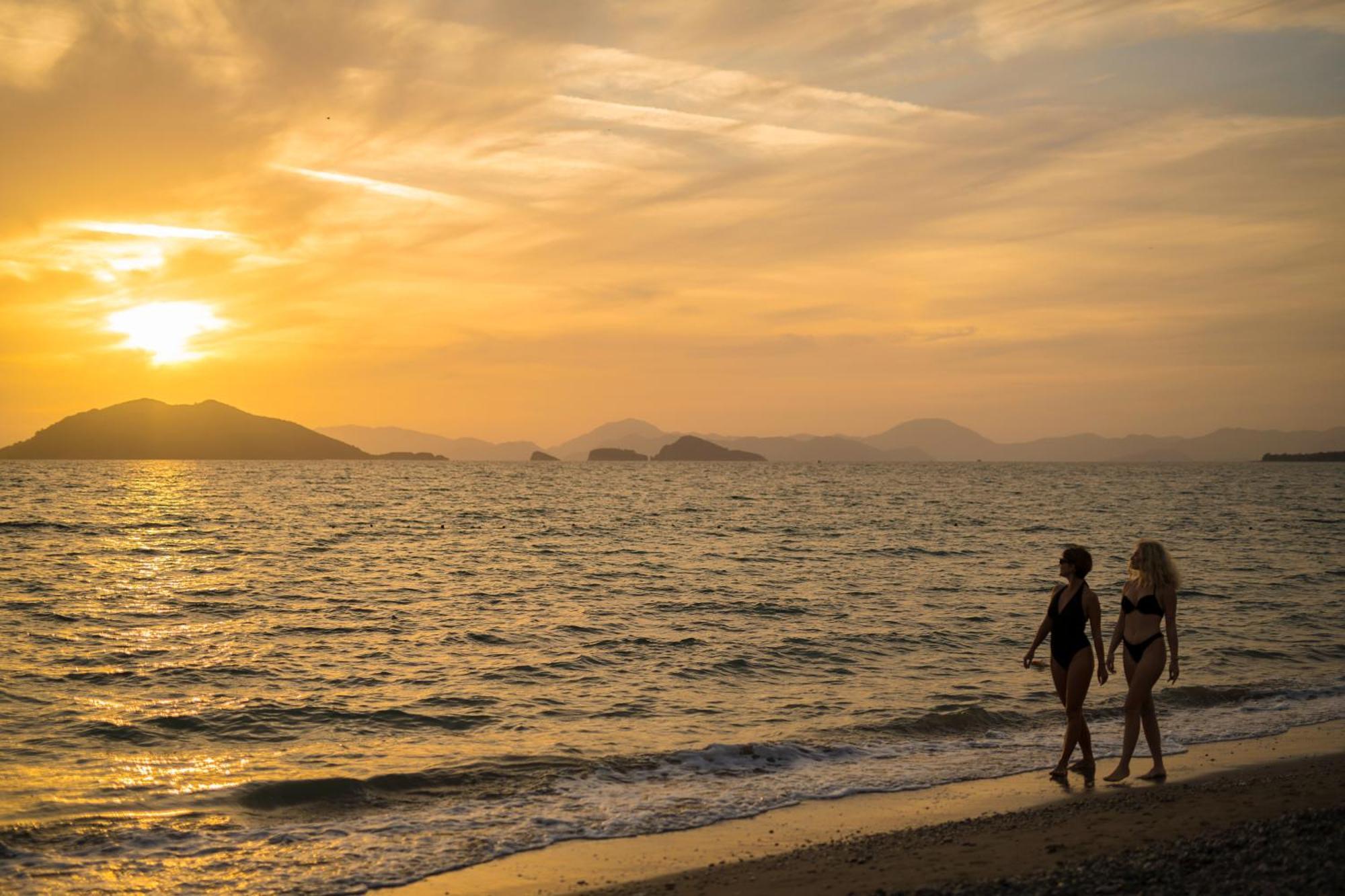 Sunset Beach Villas And Apartments Fethiye Bagian luar foto