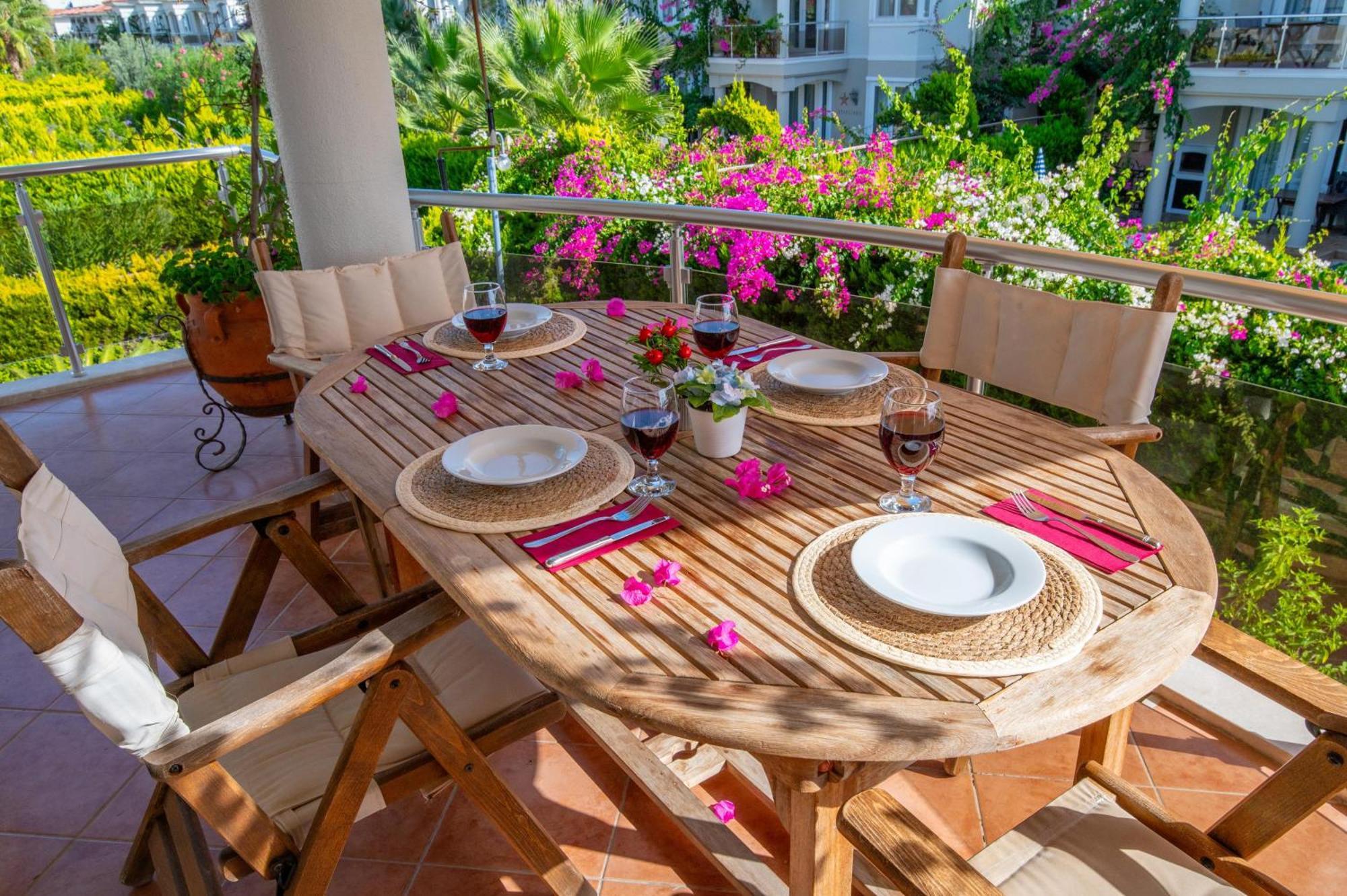 Sunset Beach Villas And Apartments Fethiye Bagian luar foto